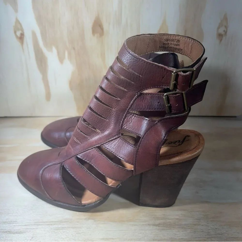 Free People Dark Brown Leather Cutout Block Heel Sandals Women’s Size 9.5